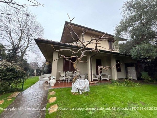casa indipendente in vendita ad Agrate Brianza
