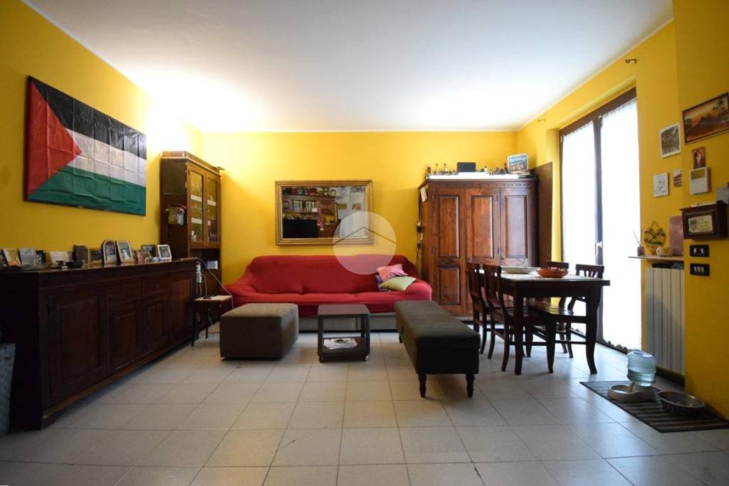 casa indipendente in vendita ad Agrate Brianza in zona Omate