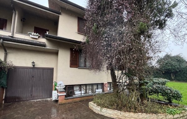 casa indipendente in vendita ad Agrate Brianza