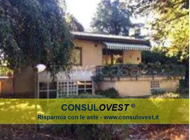 villa in vendita ad Agrate Brianza in zona Omate