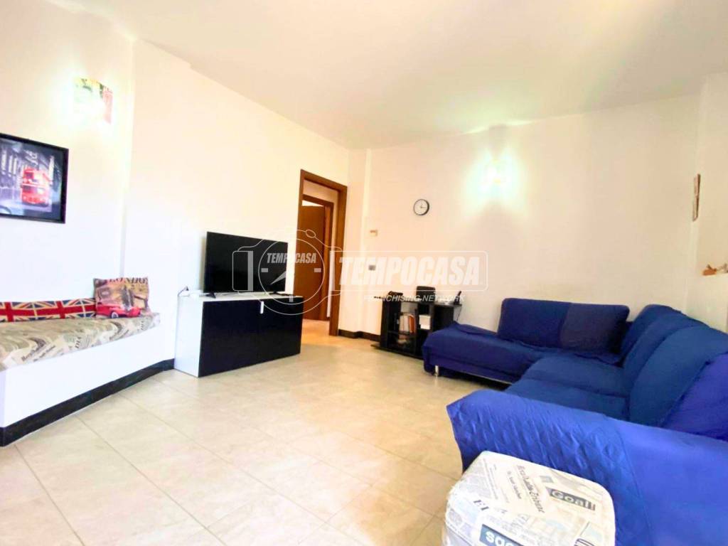 appartamento in vendita ad Agrate Brianza in zona Omate