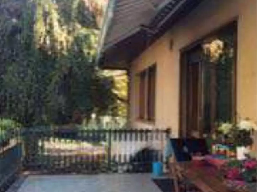 villa in vendita ad Agrate Brianza in zona Omate