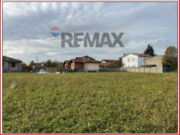 terreno edificabile in vendita ad Agrate Brianza in zona Omate