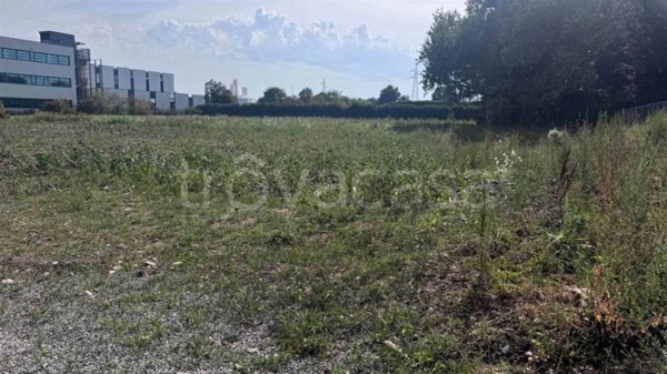 terreno agricolo in vendita ad Agrate Brianza in zona Omate