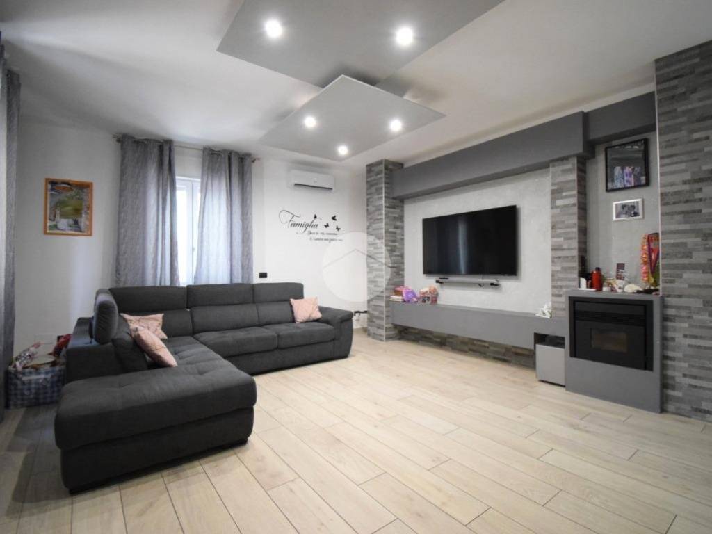 casa indipendente in vendita ad Agrate Brianza
