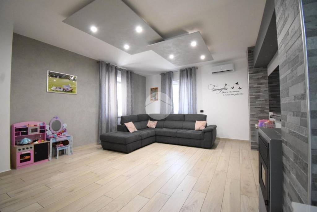 casa indipendente in vendita ad Agrate Brianza