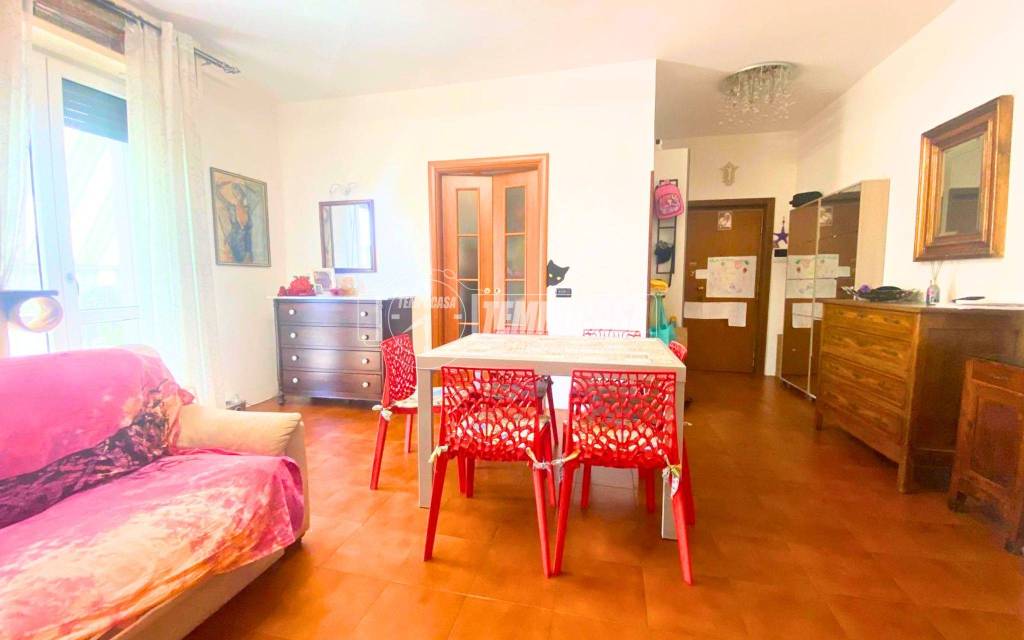 appartamento in vendita ad Agrate Brianza in zona Omate
