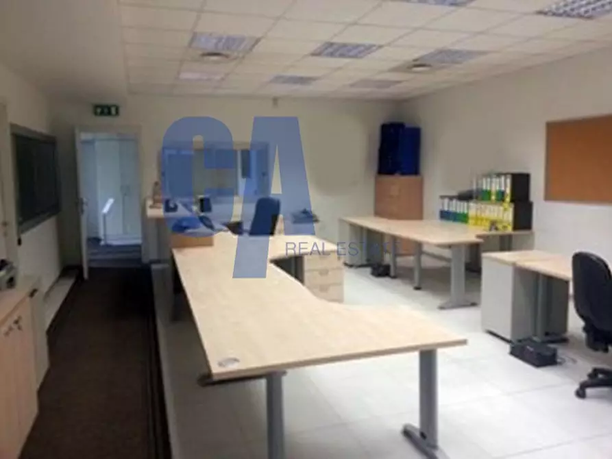 ufficio in vendita ad Agrate Brianza in zona Omate