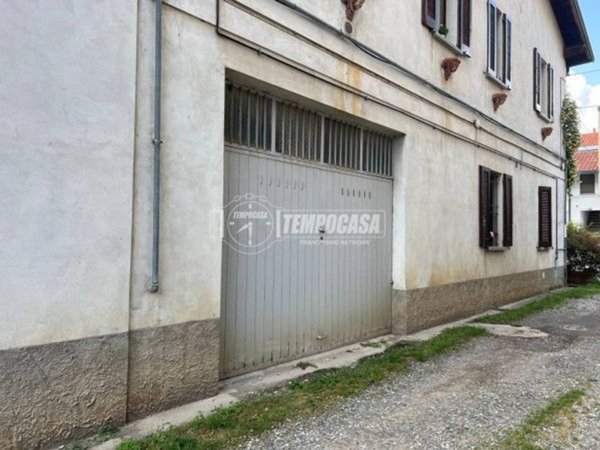 locale di sgombero in vendita ad Agrate Brianza in zona Omate