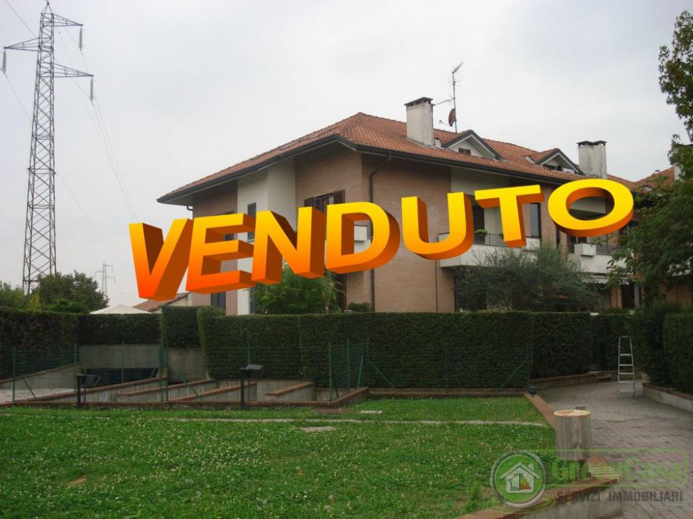 appartamento in vendita ad Agrate Brianza in zona Omate