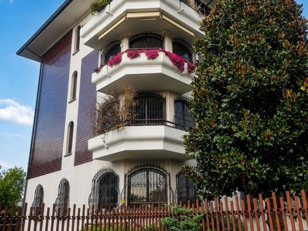 appartamento in vendita ad Agrate Brianza