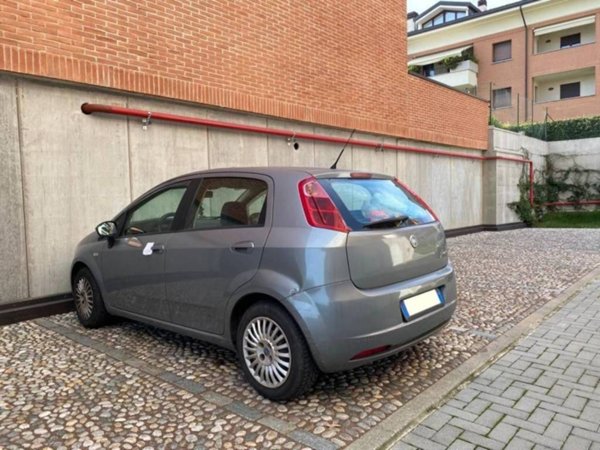 box auto in vendita ad Agrate Brianza in zona Omate