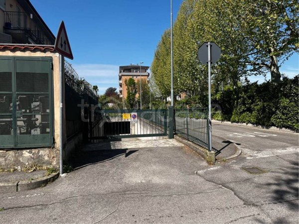 box auto in vendita ad Agrate Brianza