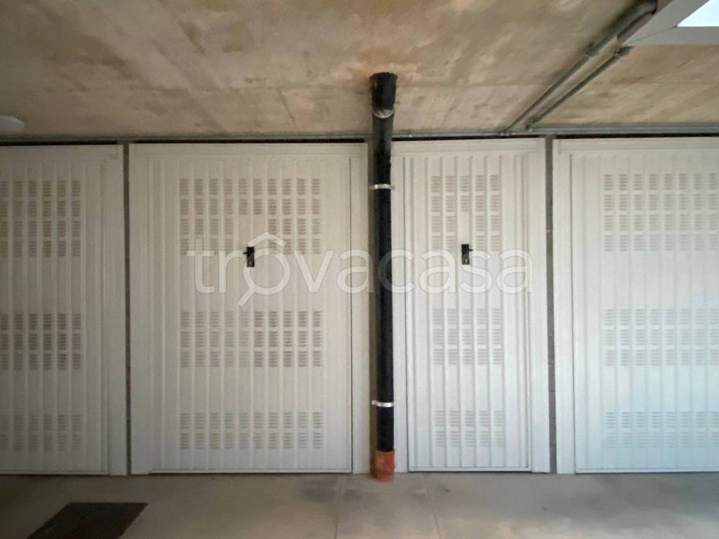 box auto in vendita ad Agrate Brianza