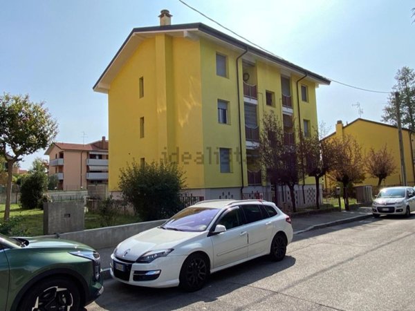 appartamento in vendita ad Agrate Brianza in zona Omate