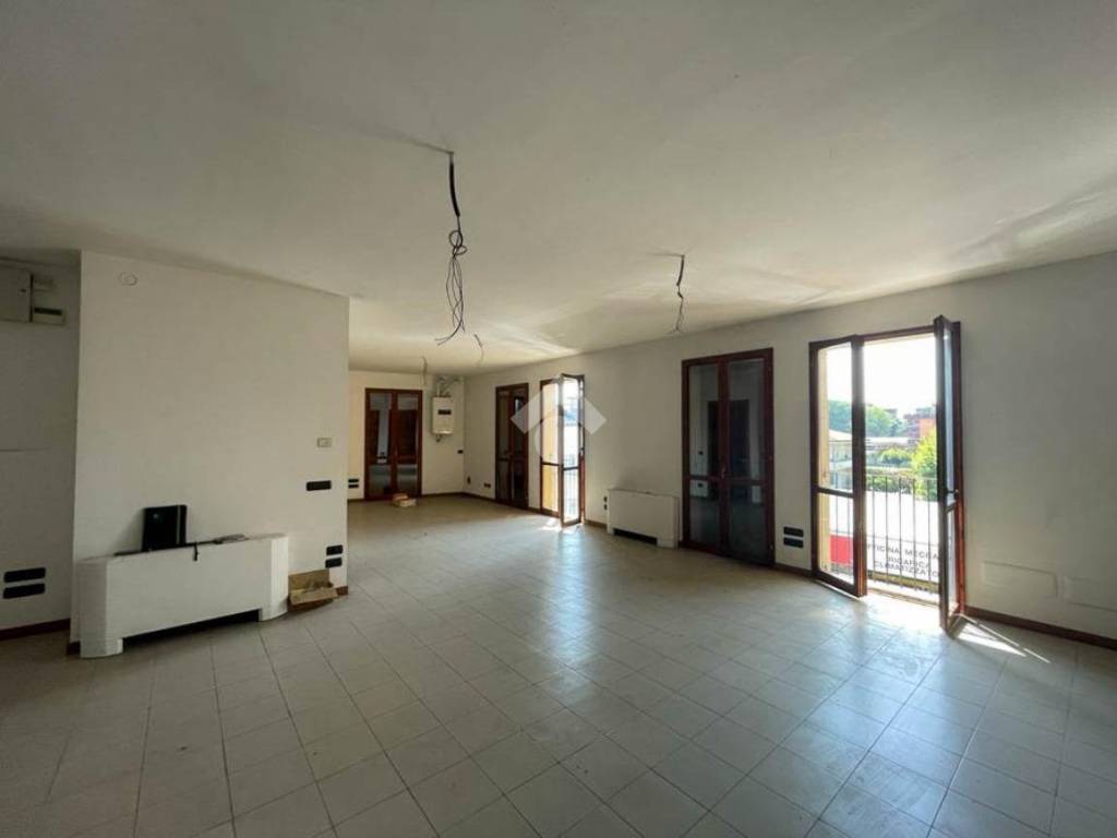 ufficio in vendita ad Agrate Brianza in zona Omate