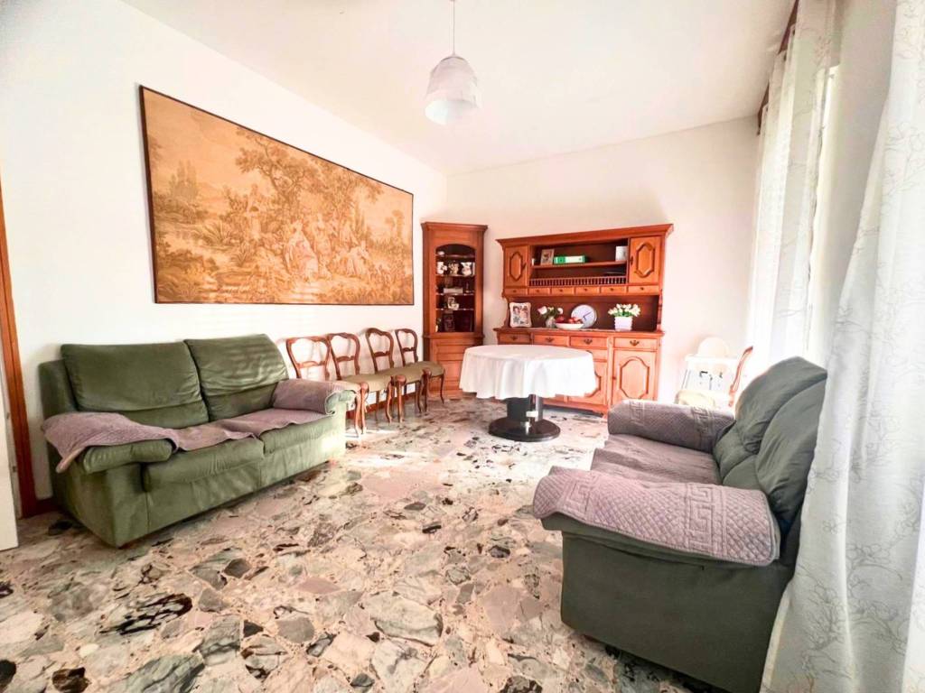 appartamento in vendita ad Agrate Brianza in zona Omate