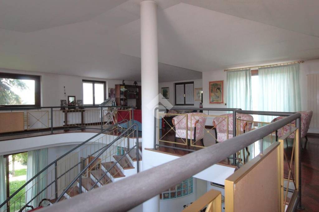 casa indipendente in vendita ad Aicurzio