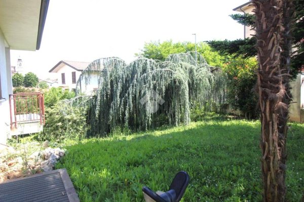 casa indipendente in vendita ad Aicurzio