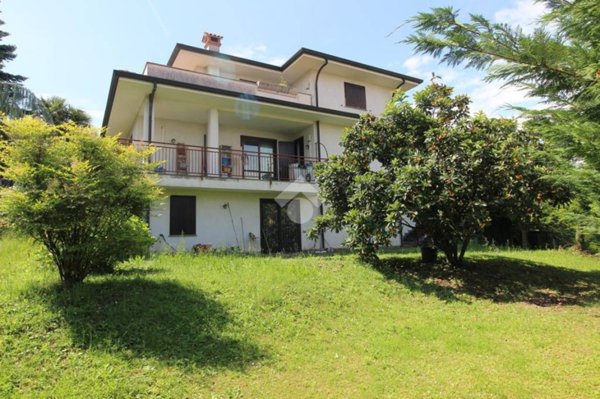 casa indipendente in vendita ad Aicurzio