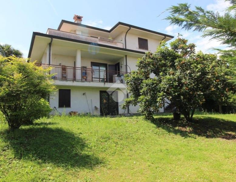 casa indipendente in vendita ad Aicurzio