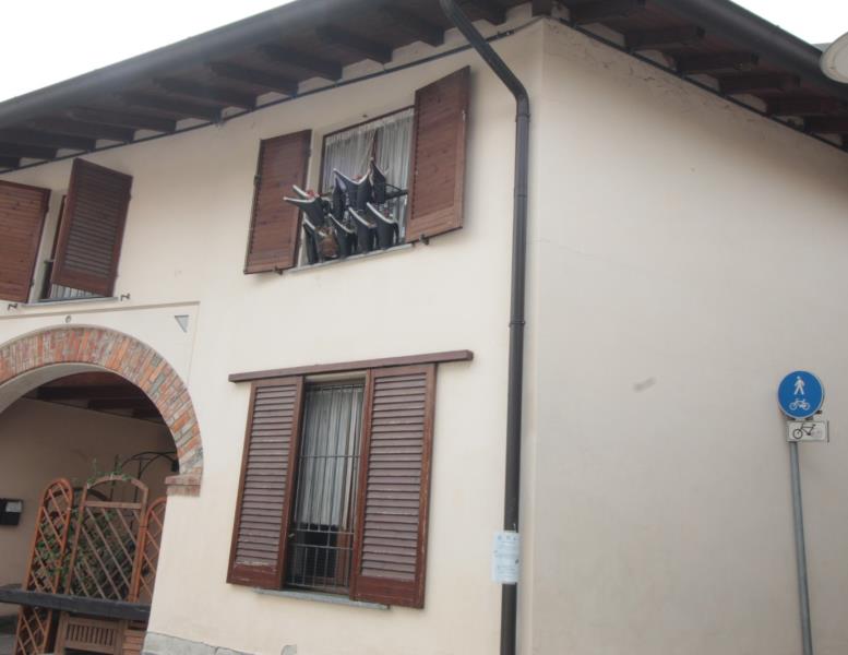casa indipendente in vendita ad Aicurzio