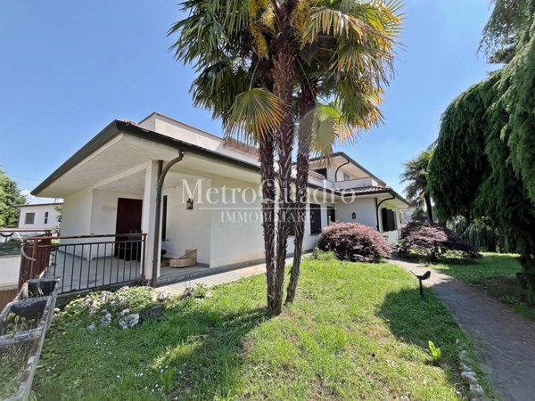 casa indipendente in vendita ad Aicurzio