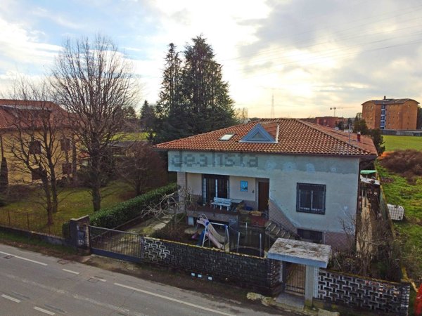 casa indipendente in vendita ad Aicurzio