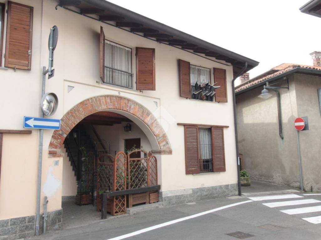 casa indipendente in vendita ad Aicurzio