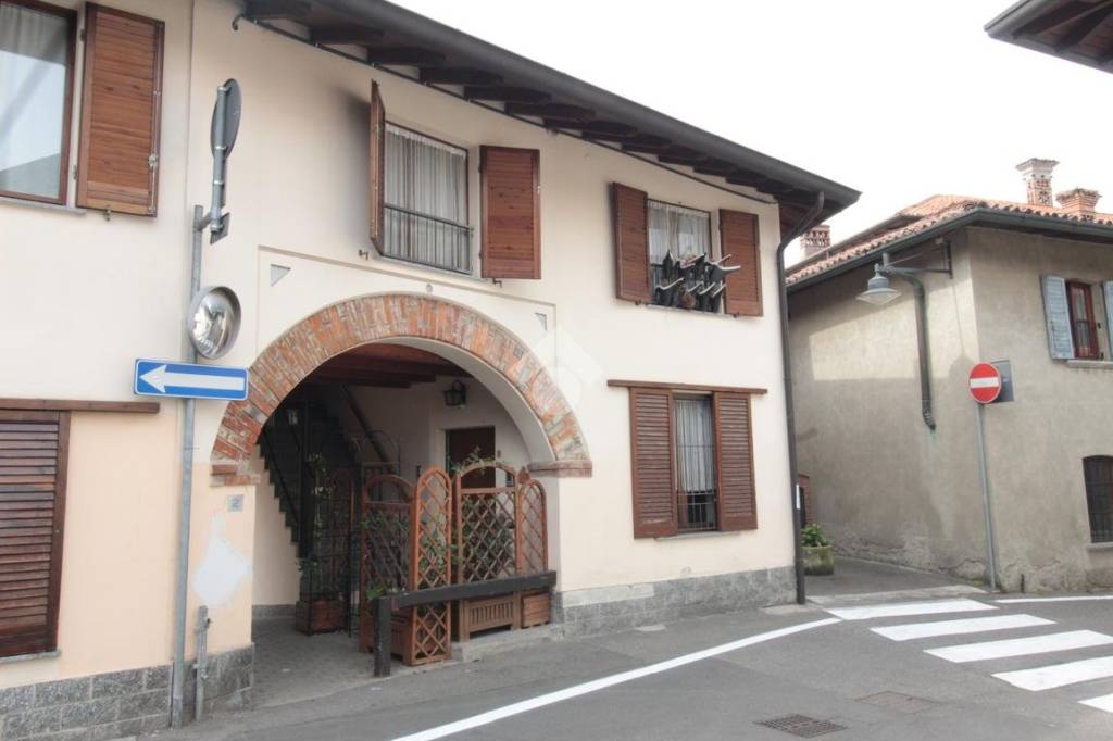 casa indipendente in vendita ad Aicurzio