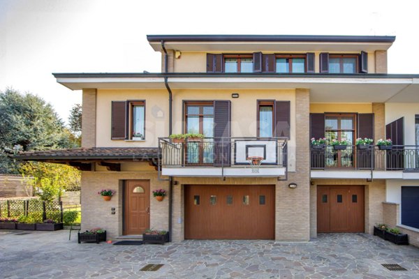 casa indipendente in vendita ad Aicurzio