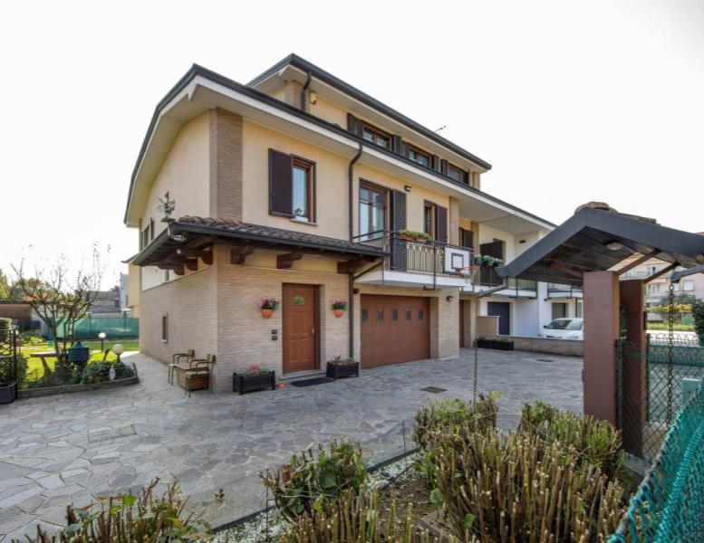 casa indipendente in vendita ad Aicurzio