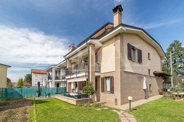 casa indipendente in vendita ad Aicurzio