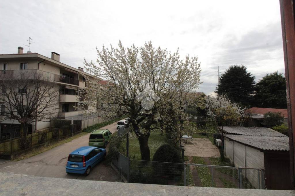 appartamento in vendita ad Aicurzio