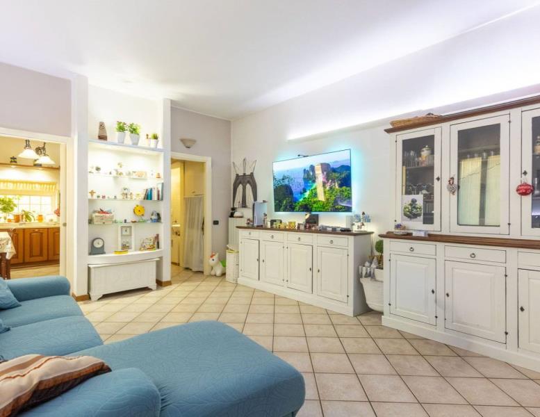 casa indipendente in vendita ad Aicurzio