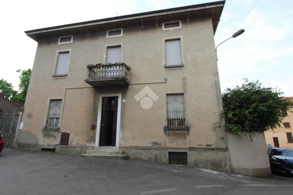 casa indipendente in vendita ad Aicurzio