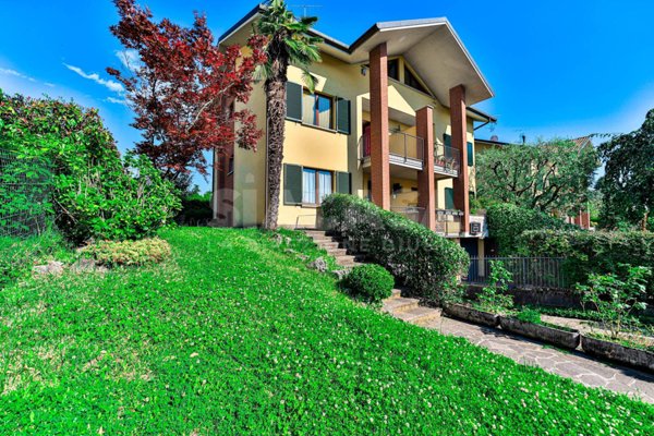 casa indipendente in vendita ad Aicurzio