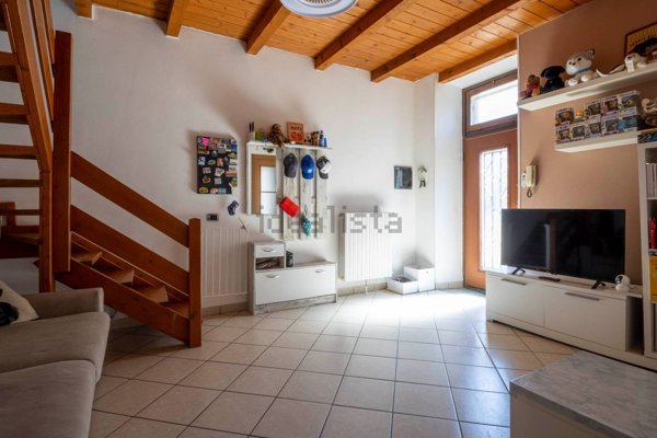 appartamento in vendita ad Aicurzio