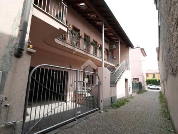 casa indipendente in vendita ad Albiate