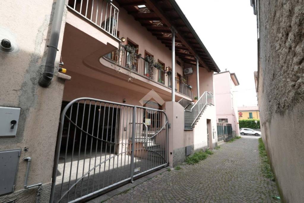 casa indipendente in vendita ad Albiate