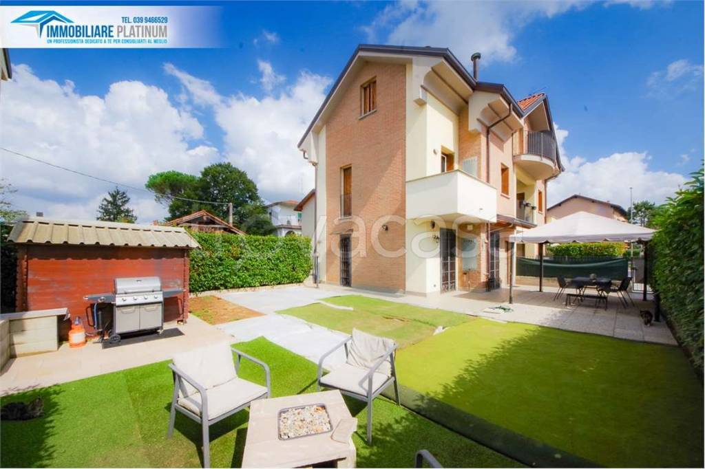 appartamento in vendita ad Albiate