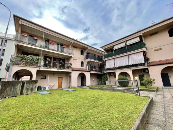 appartamento in vendita ad Albiate