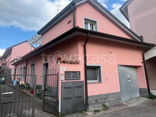 casa indipendente in vendita ad Albiate