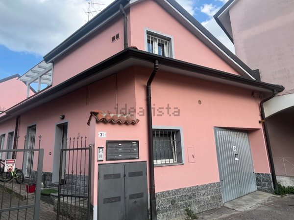 casa indipendente in vendita ad Albiate