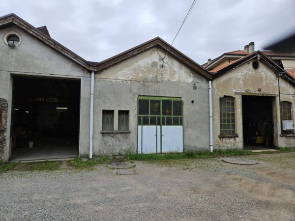 locale commerciale in vendita ad Albiate