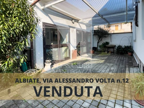 casa indipendente in vendita ad Albiate