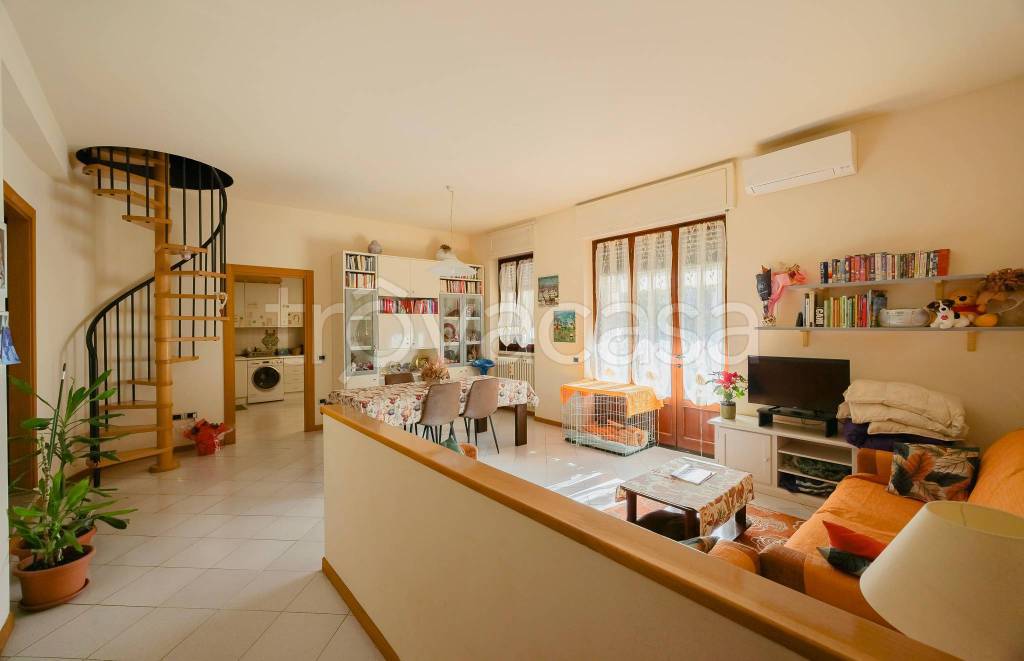 casa indipendente in vendita ad Albiate