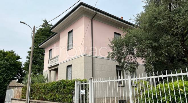 casa indipendente in vendita ad Albiate