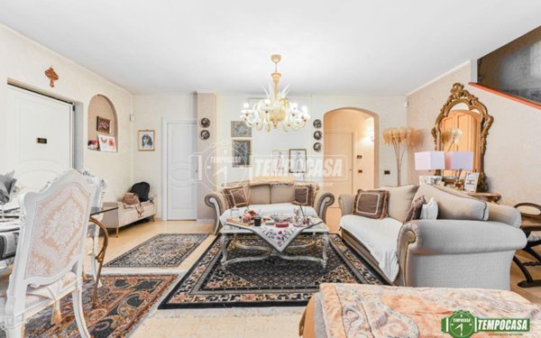 casa indipendente in vendita ad Albiate