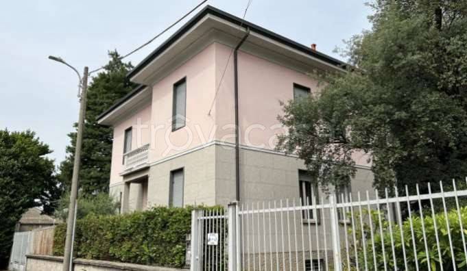 casa indipendente in vendita ad Albiate